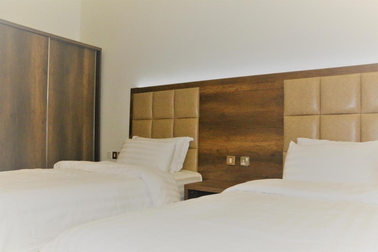 Al Deafah Hotel Apartment الضيافة للشقق الفندقية Al Buraimi Esterno foto